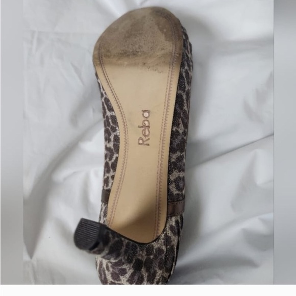 Reba Leopard Peep Toe Women's Shoe. In good condition. Will fit a size 6. - Picture 7 of 8